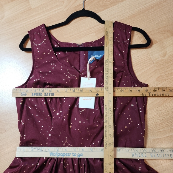 NWT ModCloth Gold Foil Maroon Solar System Constellation Sleeveless Dress 10 - Picture 7 of 16